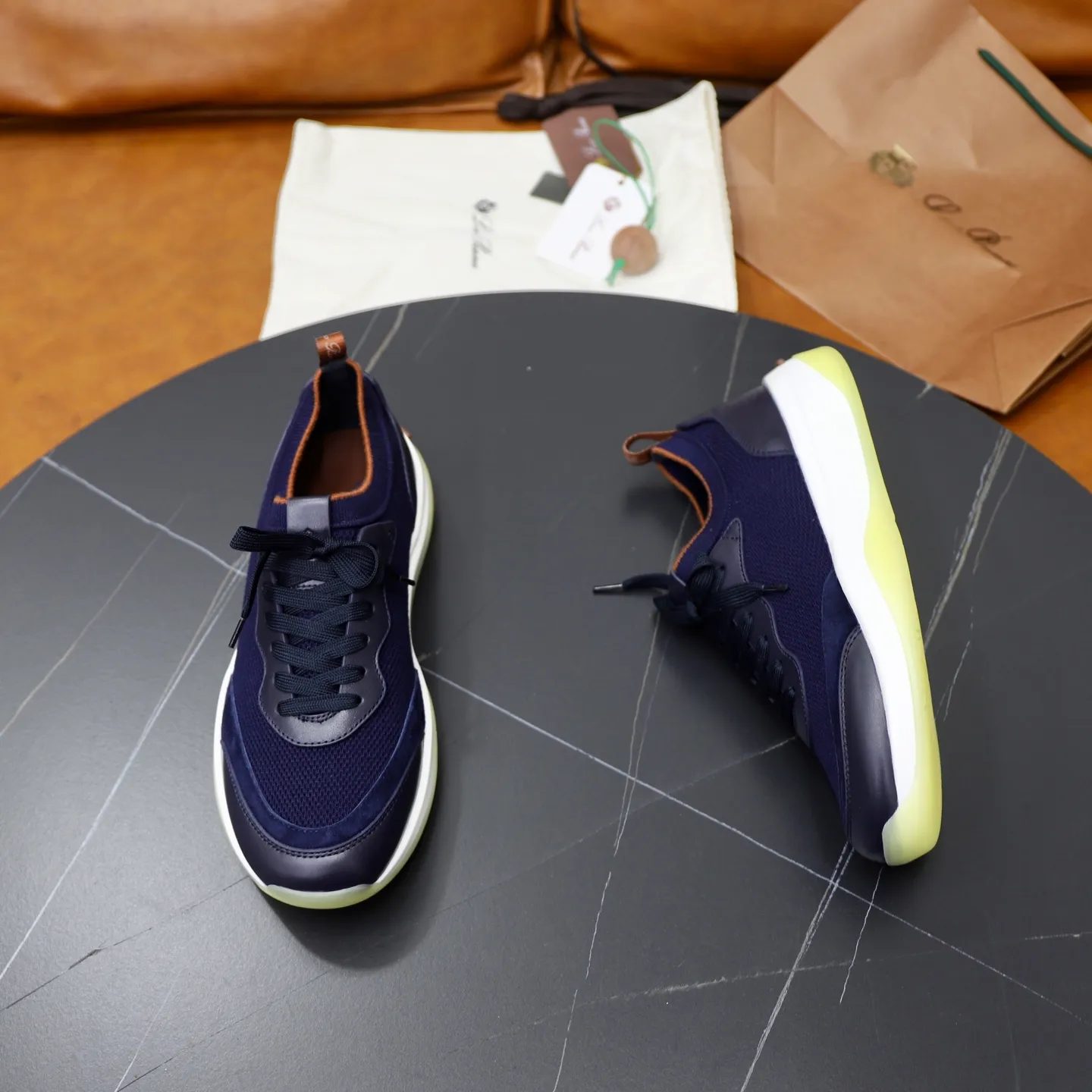 Factory price: 💰620 Loropiana LP men's shoes ♞size; 38-44 "45.46 customization" cowhide stitching and cowhide feet. It is really easy to wear, lazy, relaxed, casual, perfect comfort, and there are many color choices, and they all look good with clothes. Is it true that Loropiana can bring social value? “Loropiana is the best thing money can buy”